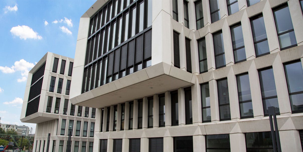 Büro- und Geschäftshaus