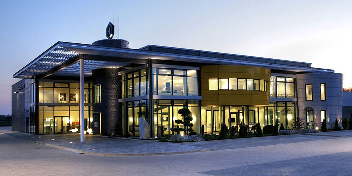 Produktionsstätte mit Bürogebäude